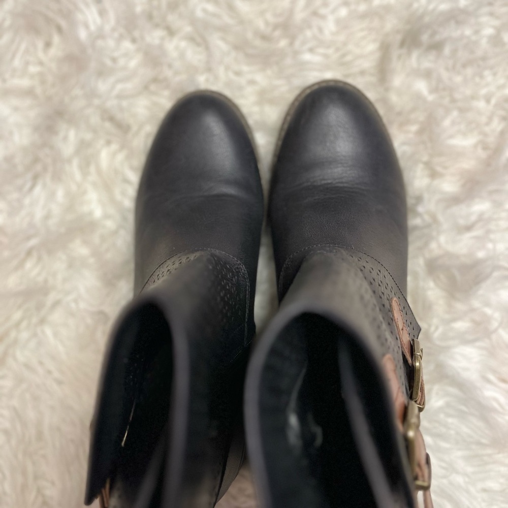 No Name Women’s Black Faux Leather Boots With Cutout. Size 11 - Picture 4 of 6